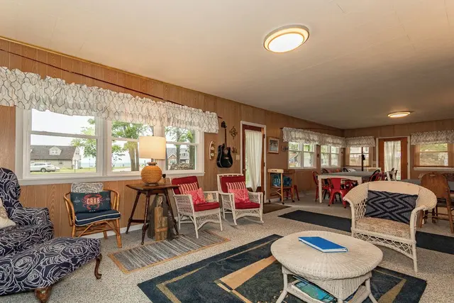 Pearl Beach Lakehouse: Back Patio Room 2