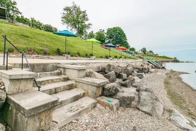 Lakehurst Bungalow: Boardwalk 2