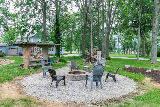 Pearl Beach Lakehouse: Firepit 1