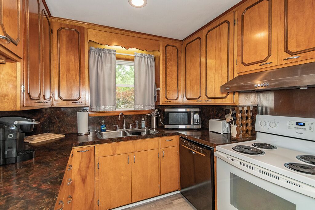 Lakehurst Bungalow - Photo 6