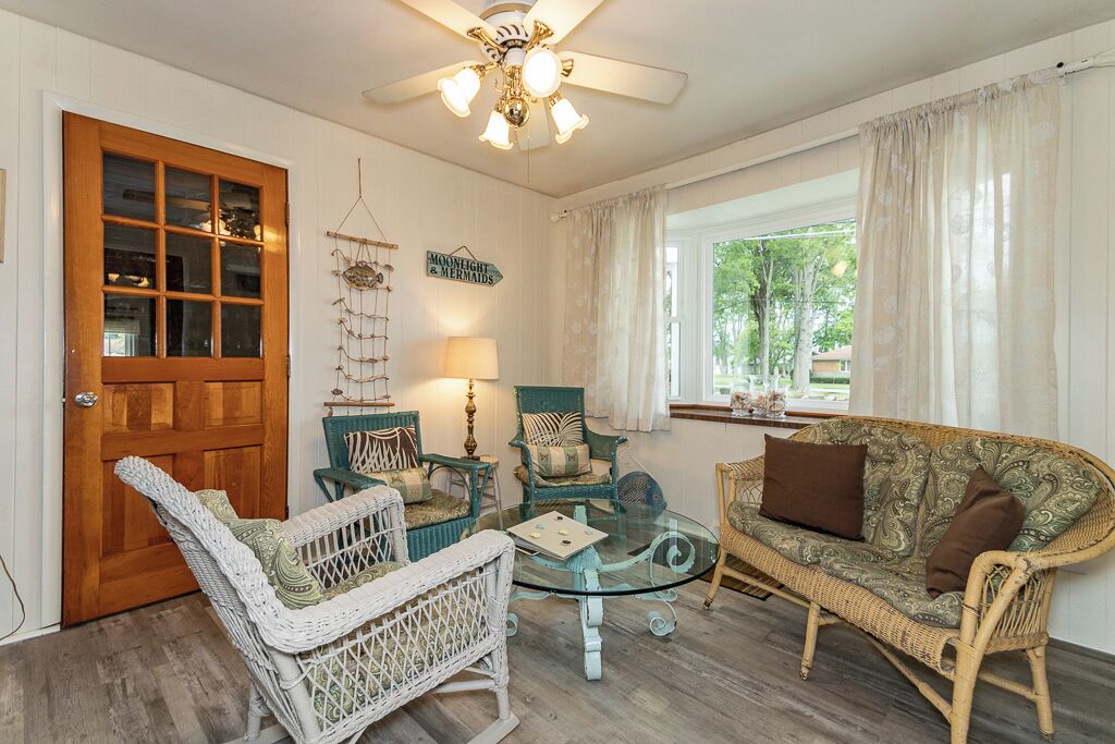 Lakehurst Bungalow - Photo 3